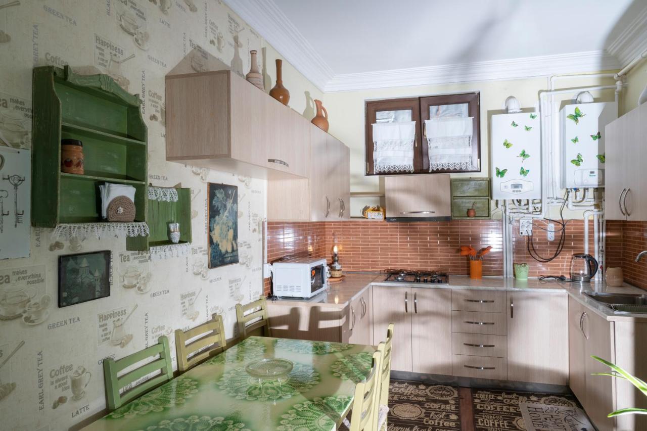 Elia Boutique Hostel & Apart-Hotel Tbilisi Buitenkant foto