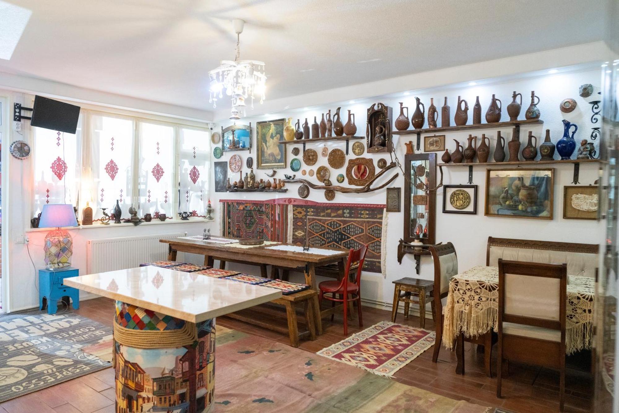 Elia Boutique Hostel & Apart-Hotel Tbilisi Buitenkant foto