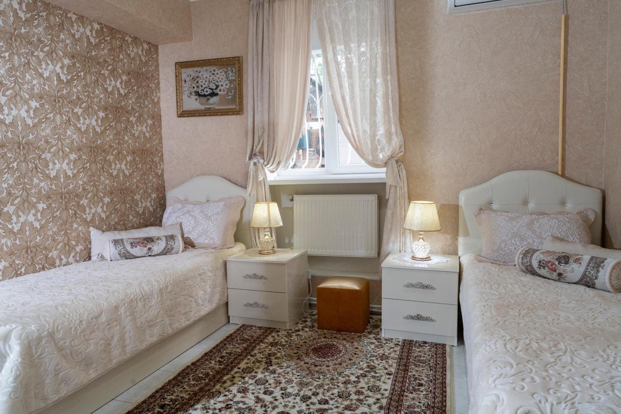 Elia Boutique Hostel & Apart-Hotel Tbilisi Buitenkant foto